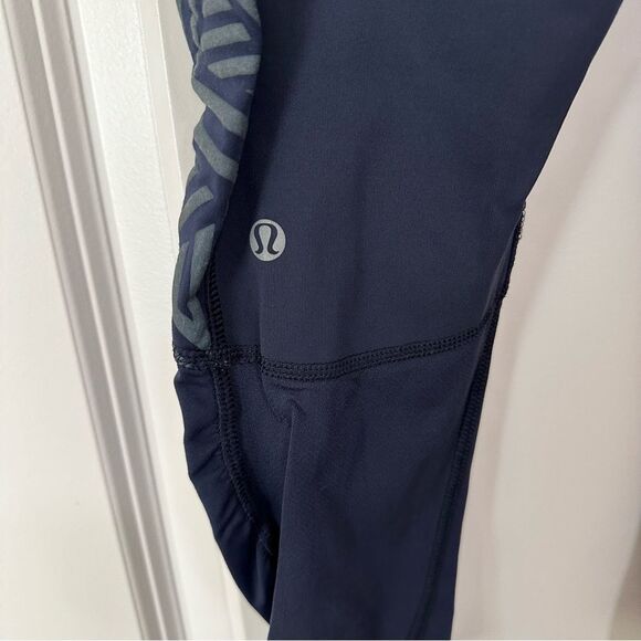 Lululemon Stash It Crop Leggings Navy Inkwell Reflective Size 2 - Picture 3 of 4